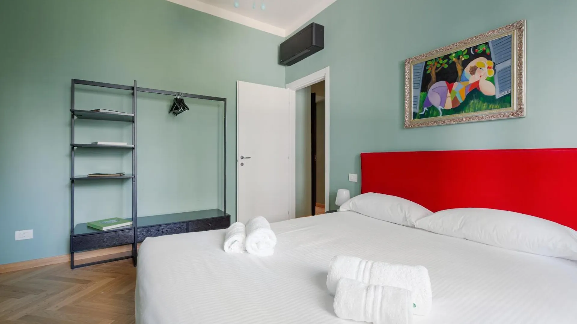 Piola M2 - Walking On The Moon Apartment Mediolan